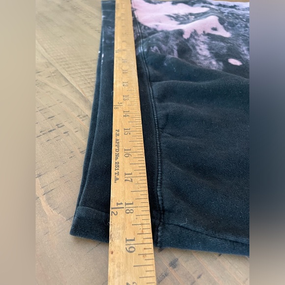 Halsey 2020 Official Limited Edition MANIC Tie Dye Sweatshirt - Picture 7 of 11